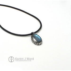 Dragonscale labradorite pendant Dragonscale labradorite pendant
