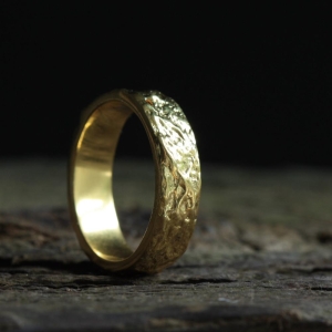 Solid Gold Treasure Wedding Ring Band - 6.5 mm Solid Gold Treasure Wedding Ring Band - 6.5 mm
