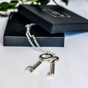 Double Vintage Key Necklace Double Vintage Key Necklace