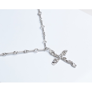 Quince Crucifix silver with handmade chain Quince Crucifix silver with handmade chain