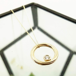 9ct Yellow Gold & Diamond Twist Continuum Pendant 9ct Yellow Gold & Diamond Twist Continuum Pendant