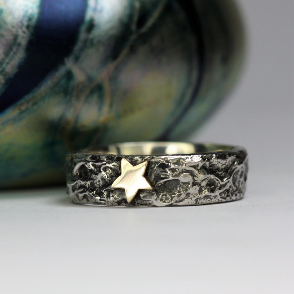 Gold Star Treasure Ring - Wide
